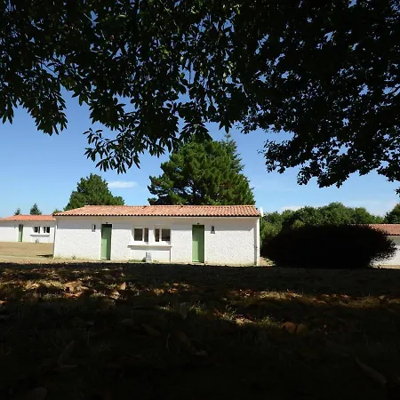Semi-detached Bungalow With Microwave, In The Great Vendee