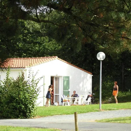 Semi-detached Bungalow With Microwave, In The Great Vendee *